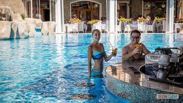 pool-bar1